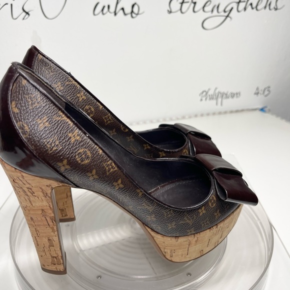 LOUIS VUITTON Rivoli heels - Picture 13 of 13